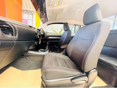Toyota Revo Cab 2.4 E Prerunner  ปี 2018 เกียร์ธรรมดา รูปที่ 6